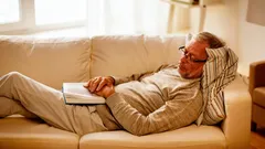 Säng eller soffa: en skillnad som du kommer att märka i ryggen och i din energinivå under dagen